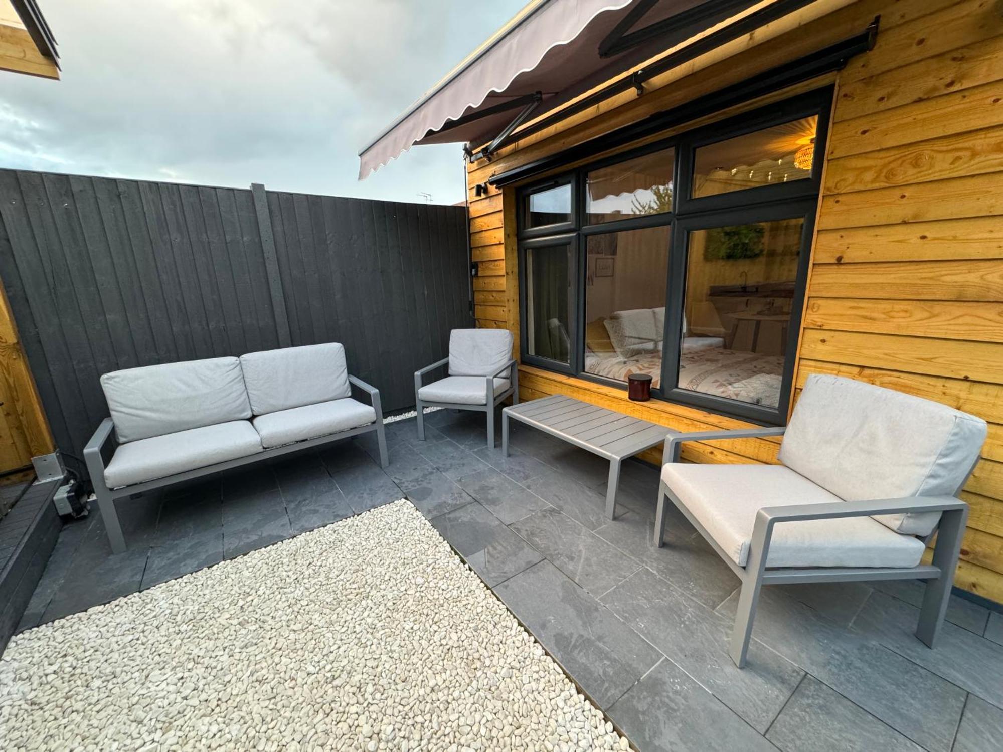 Wild & Free Hot Tub Retreat Apartment Dartford Luaran gambar