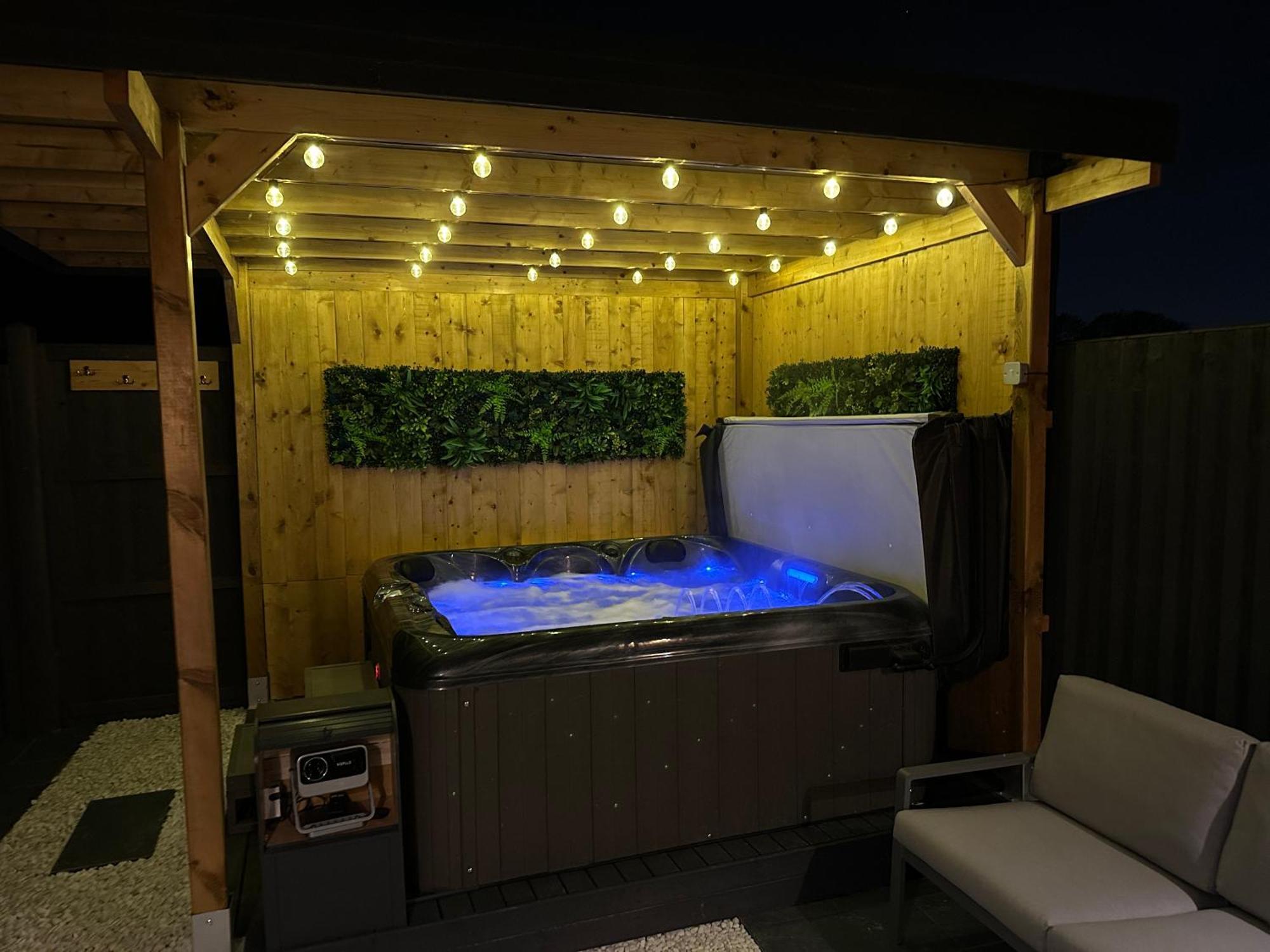Wild & Free Hot Tub Retreat Apartment Dartford Luaran gambar