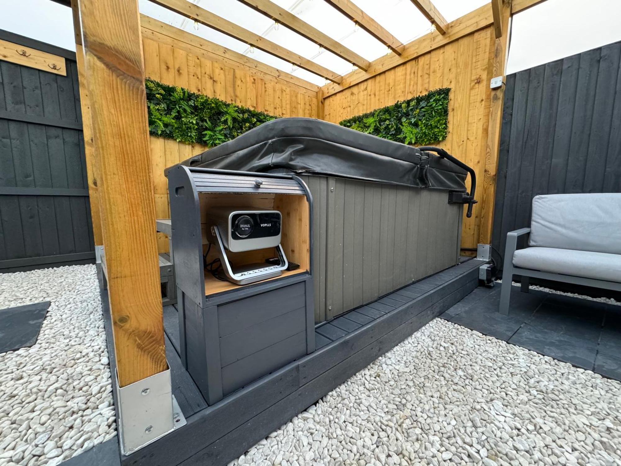 Wild & Free Hot Tub Retreat Apartment Dartford Luaran gambar