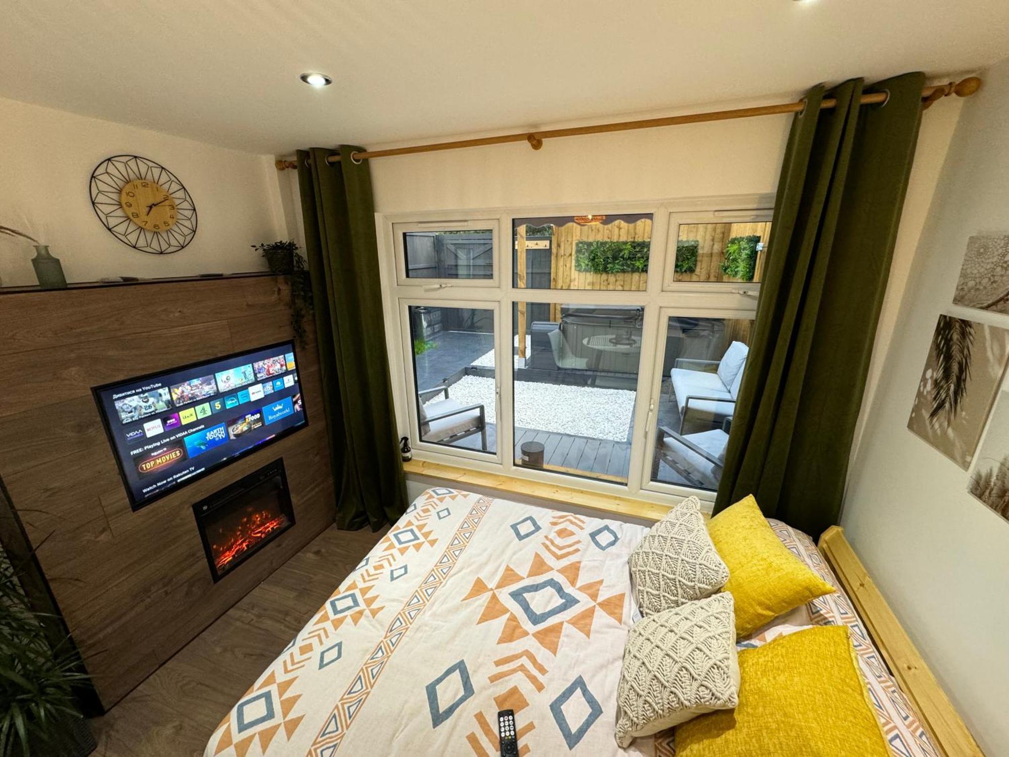 Wild & Free Hot Tub Retreat Apartment Dartford Luaran gambar